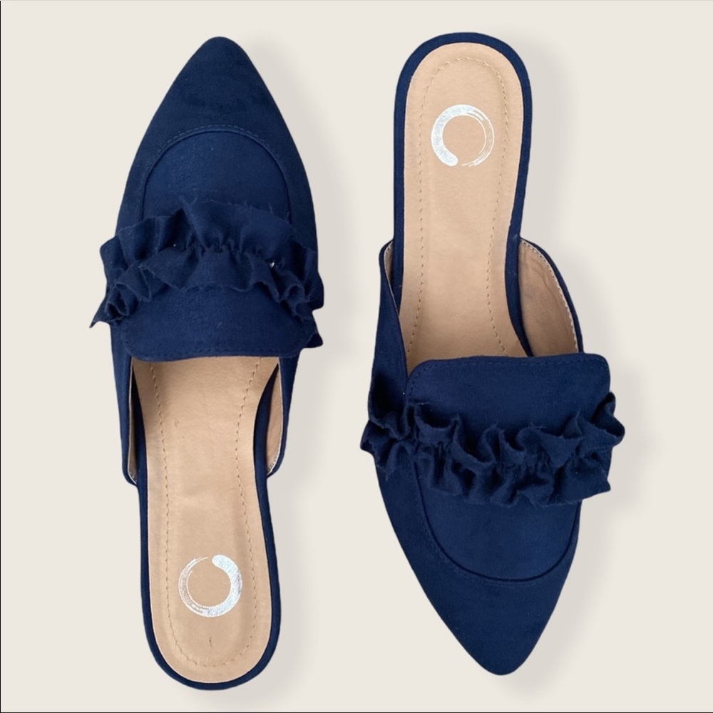 ✨SOLD✨ SLIP-ON FLATS